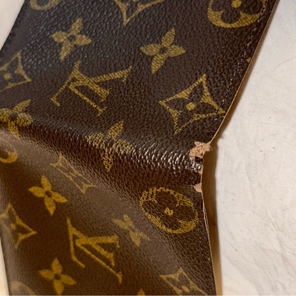 LV Monogram Wallet - Picture 5 of 8